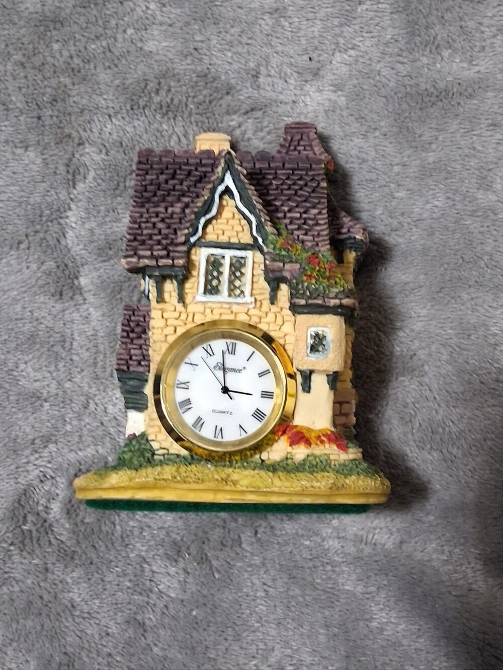 Vintage Teaberry Village #1027 Surgeon's House Clock Collection